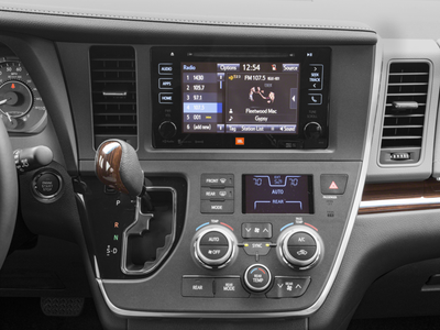 2017 Toyota Sienna Limited 7 Passenger