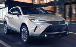 2022 Toyota Venza driving in Rockville, MD