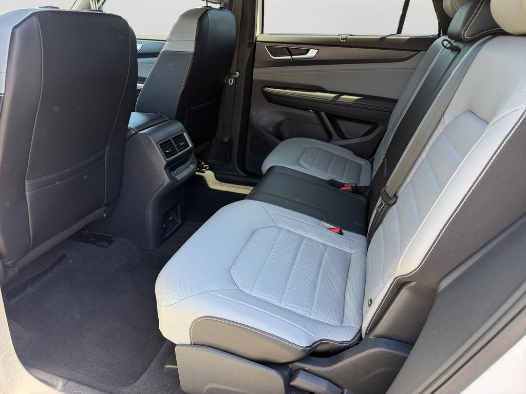 2024 Volkswagen Atlas Cross Sport 2.0T SEL R-Line