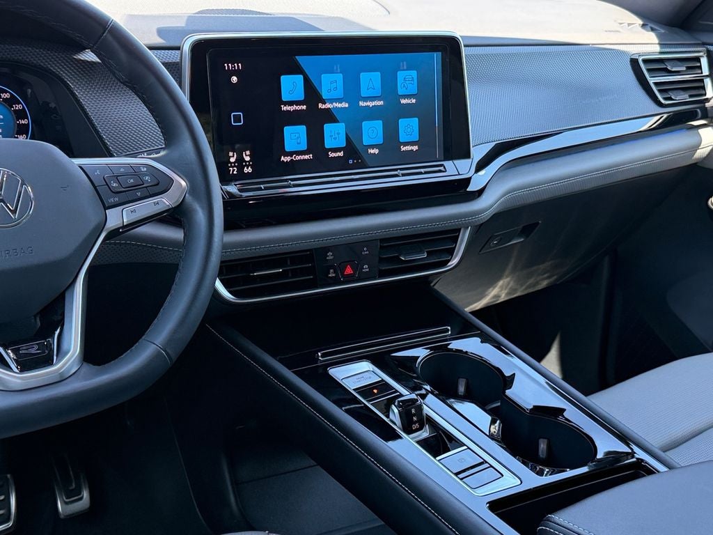 2024 Volkswagen Atlas Cross Sport 2.0T SEL R-Line