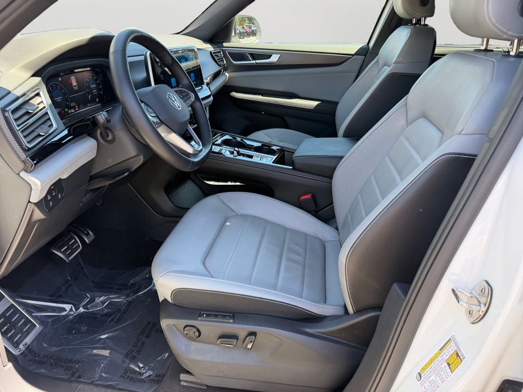 2024 Volkswagen Atlas Cross Sport 2.0T SEL R-Line