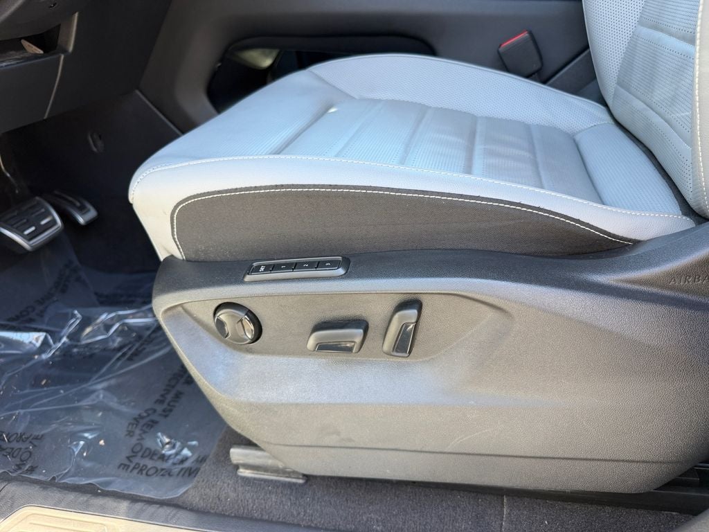 2024 Volkswagen Atlas Cross Sport 2.0T SEL R-Line