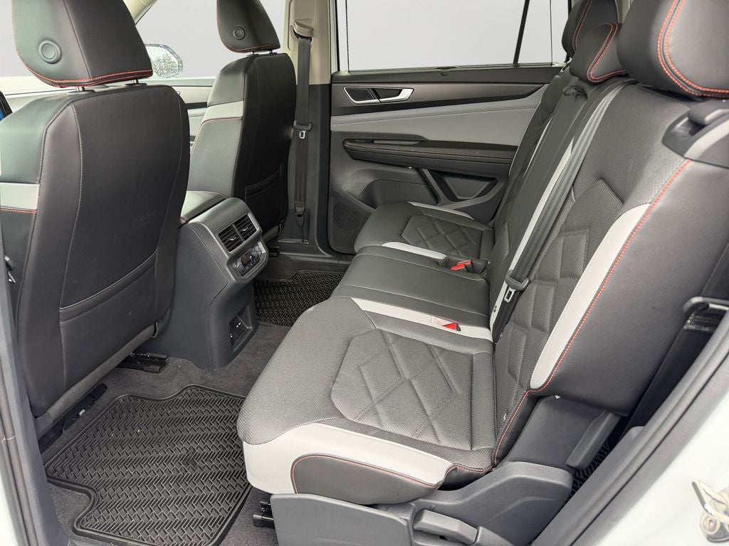 2024 Volkswagen Atlas 2.0T Peak Edition SEL