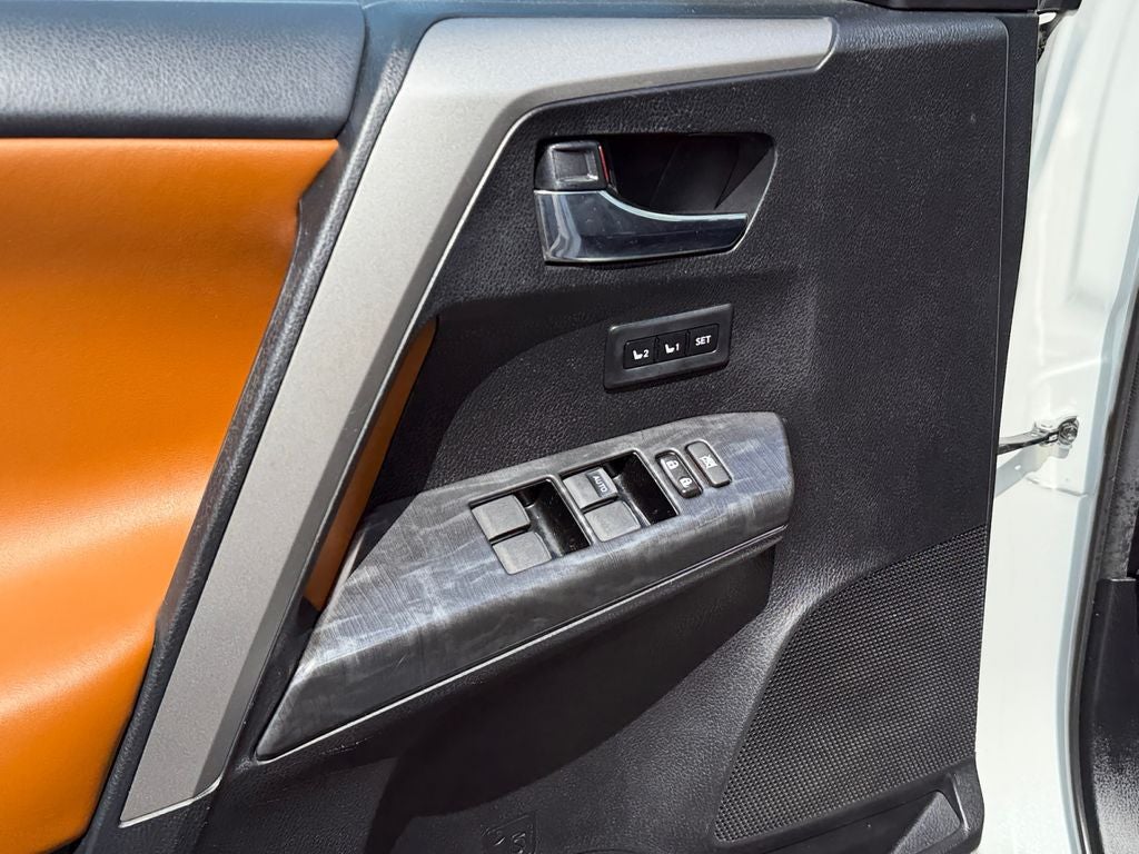 2017 Toyota RAV4 Platinum