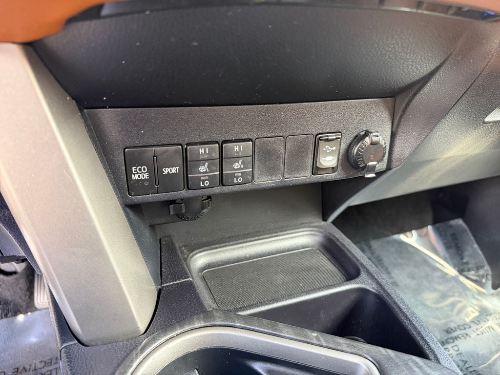 2017 Toyota RAV4 Platinum