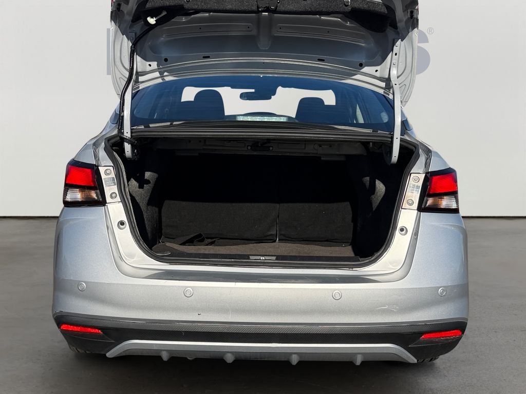 2023 Nissan Versa 1.6 SV