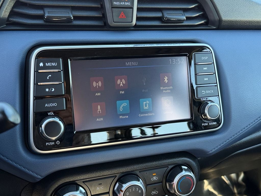 2023 Nissan Versa 1.6 SV