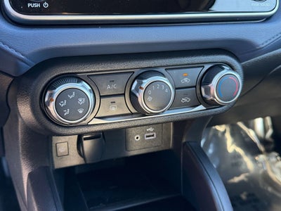 2023 Nissan Versa 1.6 SV