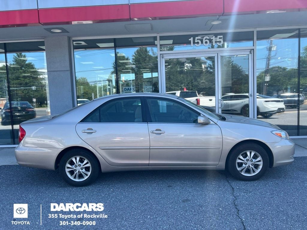 2004 Toyota Camry LE