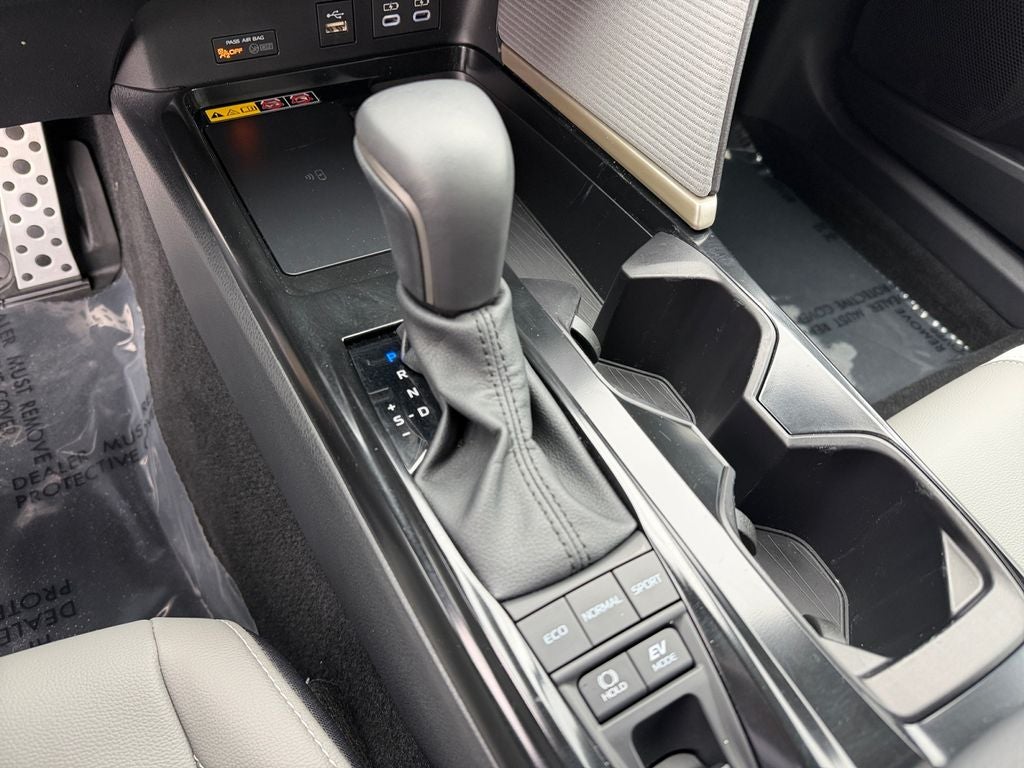2025 Toyota Camry SE Low Miles