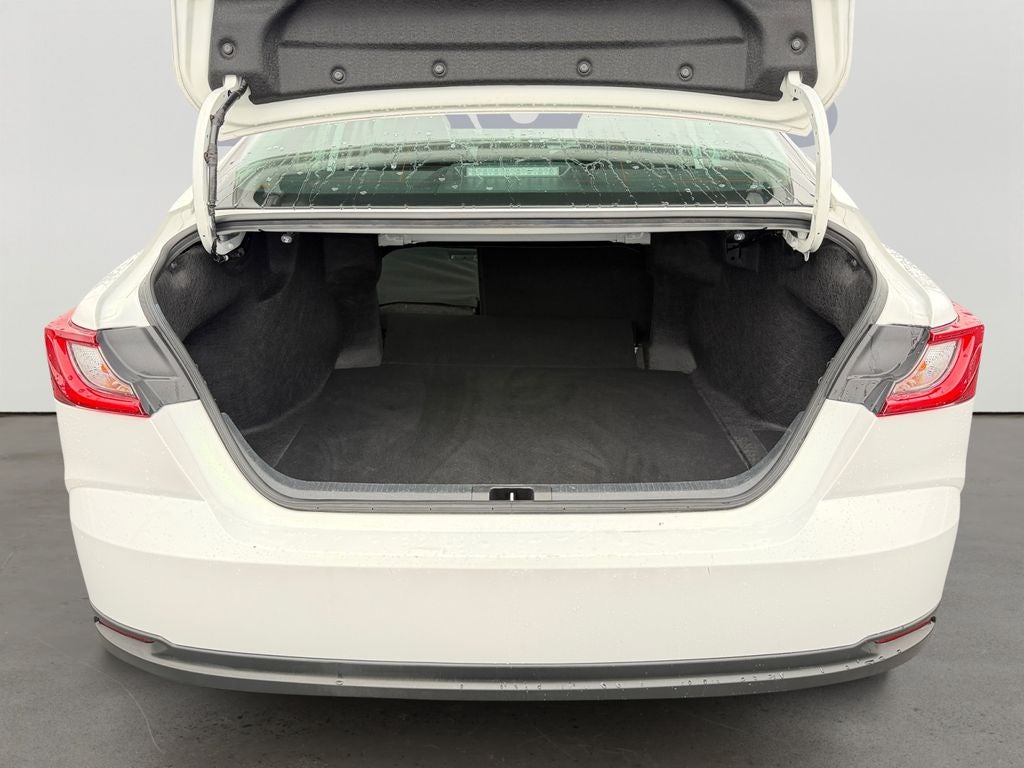 2025 Toyota Camry LE - Photo 11