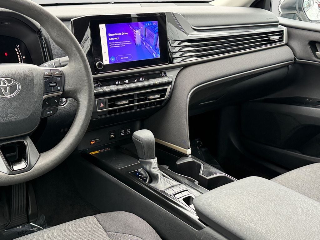 2025 Toyota Camry LE - Photo 14