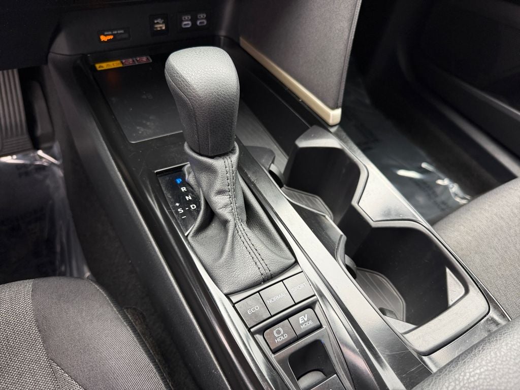 2025 Toyota Camry LE - Photo 25