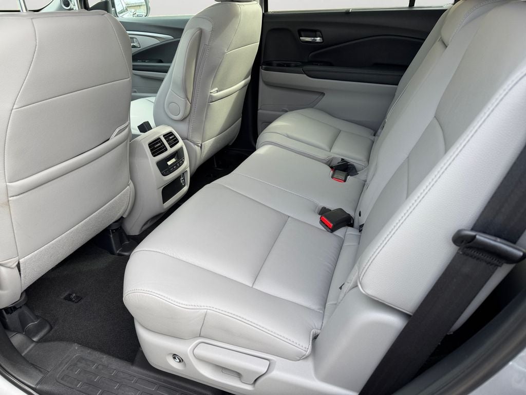 2022 Honda Pilot Special Edition Only Driven 5,000 miles per year