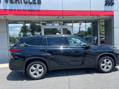 2022 Toyota Highlander LE