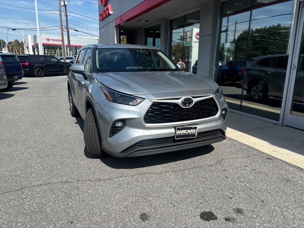 2022 Toyota Highlander LE