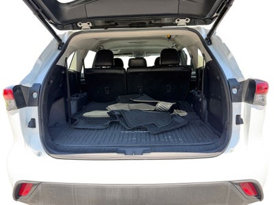 2022 Toyota Highlander LE