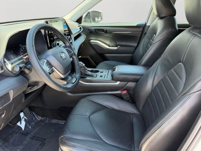 2022 Toyota Highlander LE