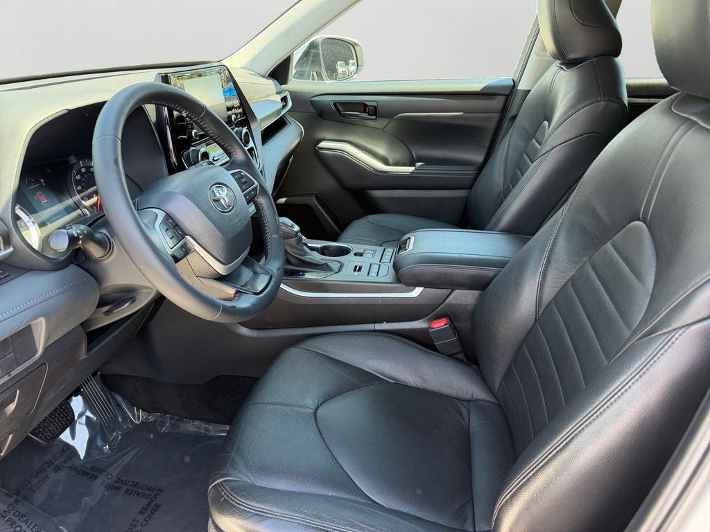 2022 Toyota Highlander LE