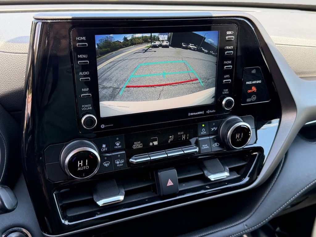 2022 Toyota Highlander LE