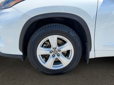 2022 Toyota Highlander LE