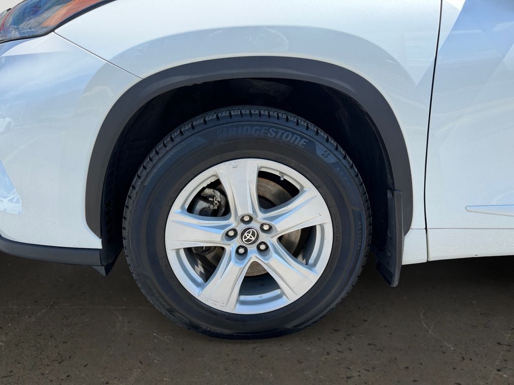 2022 Toyota Highlander LE