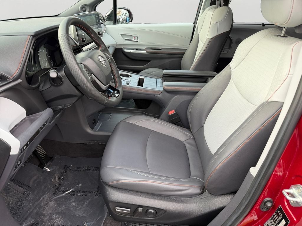 2023 Toyota Sienna XSE 7 Passenger
