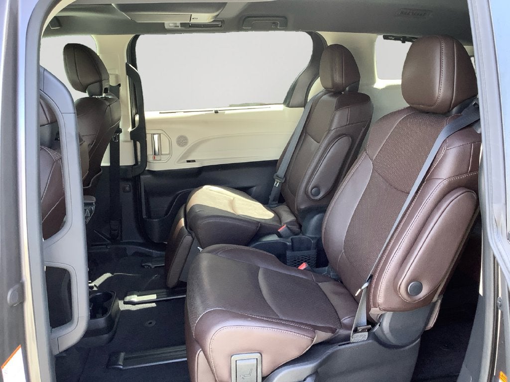 2023 Toyota Sienna Platinum 7 Passenger