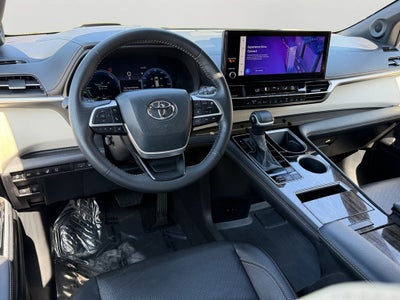 2025 Toyota Sienna Platinum 7 Passenger