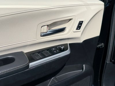 2025 Toyota Sienna Platinum 7 Passenger