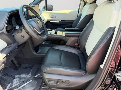 2025 Toyota Sienna Platinum 7 Passenger