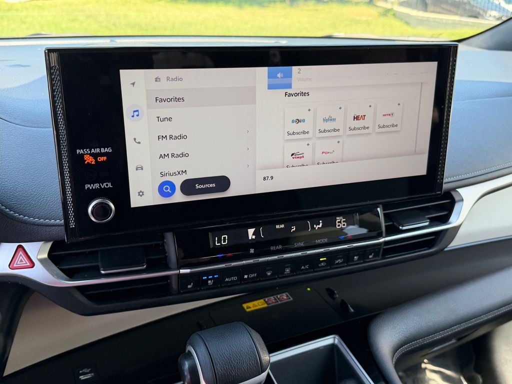 2025 Toyota Sienna Platinum 7 Passenger
