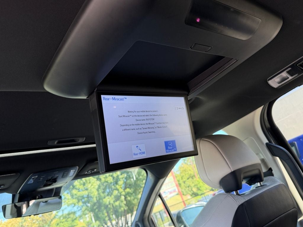 2025 Toyota Sienna Platinum 7 Passenger