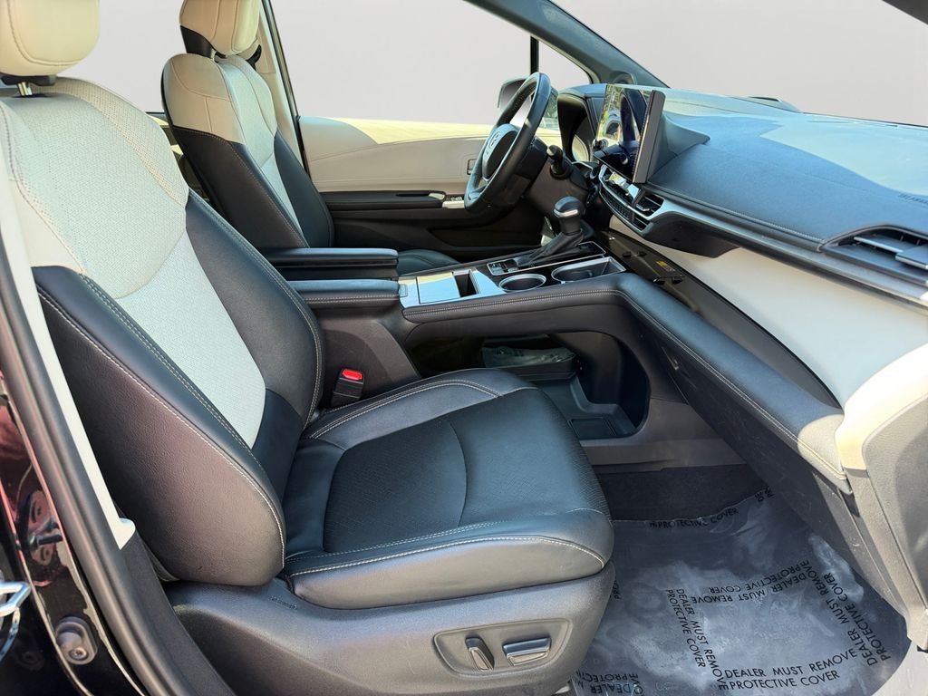 2025 Toyota Sienna Platinum 7 Passenger