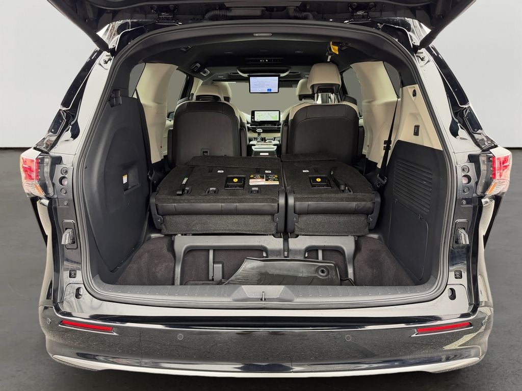 2025 Toyota Sienna Platinum 7 Passenger