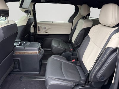 2025 Toyota Sienna Platinum 7 Passenger