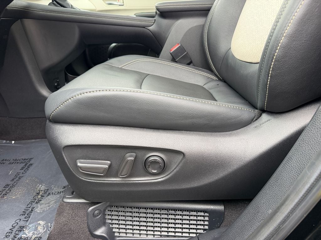 2025 Toyota Sienna Platinum 7 Passenger