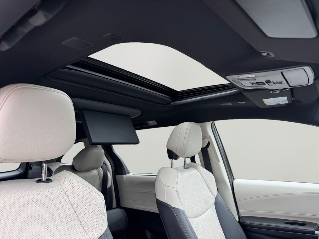2025 Toyota Sienna Platinum 7 Passenger