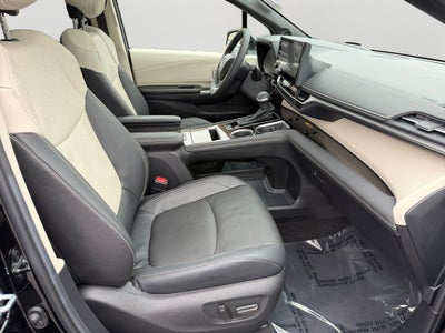 2025 Toyota Sienna Platinum 7 Passenger