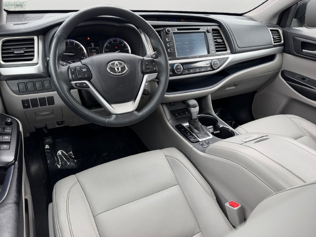 2016 Toyota Highlander XLE V6