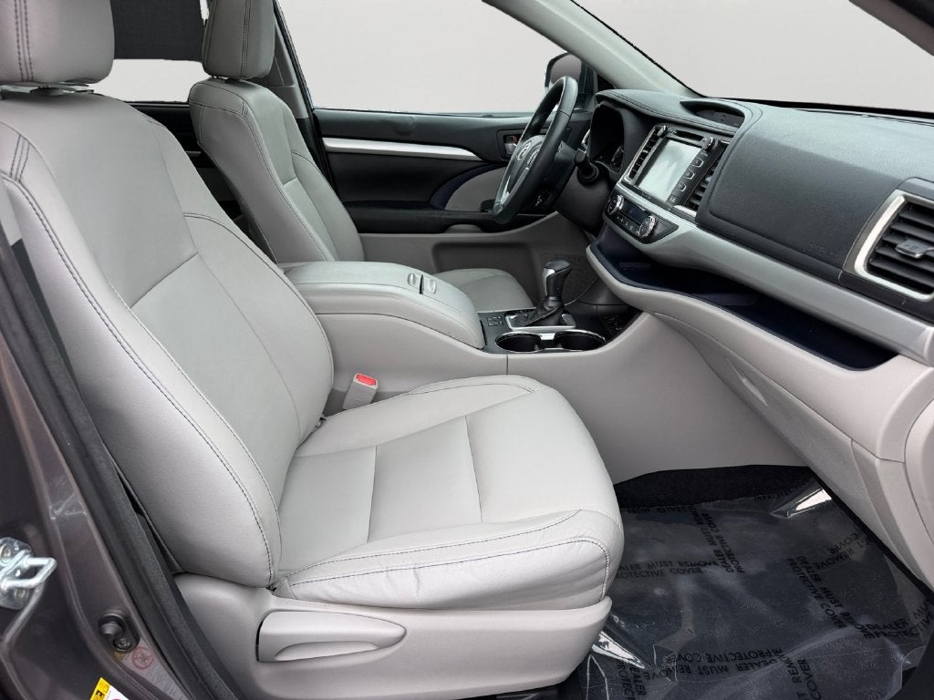 2016 Toyota Highlander XLE V6