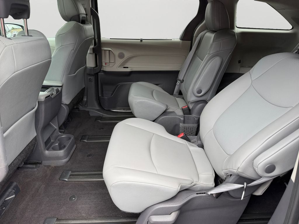 2021 Toyota Sienna XLE 7 Passenger
