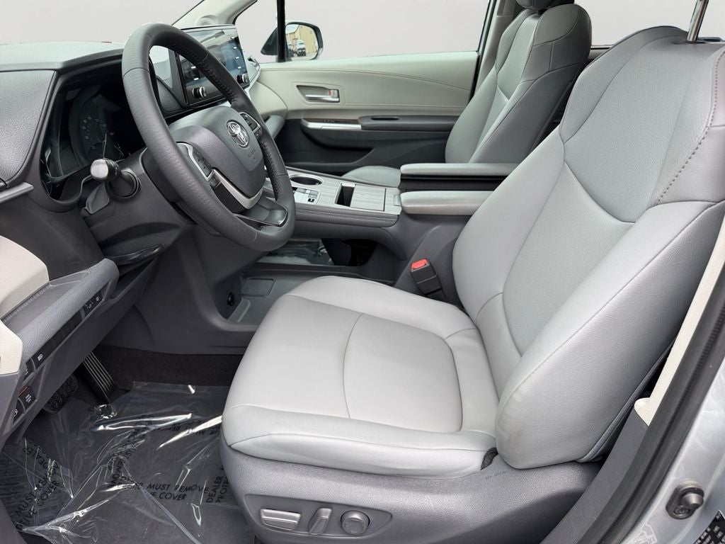 2021 Toyota Sienna XLE 7 Passenger