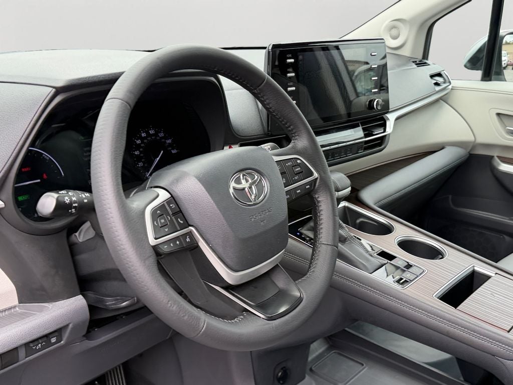 2021 Toyota Sienna XLE 7 Passenger
