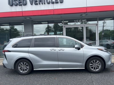 2021 Toyota Sienna XLE 7 Passenger