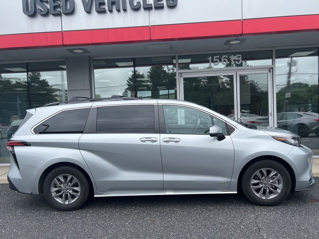 2021 Toyota Sienna XLE 7 Passenger