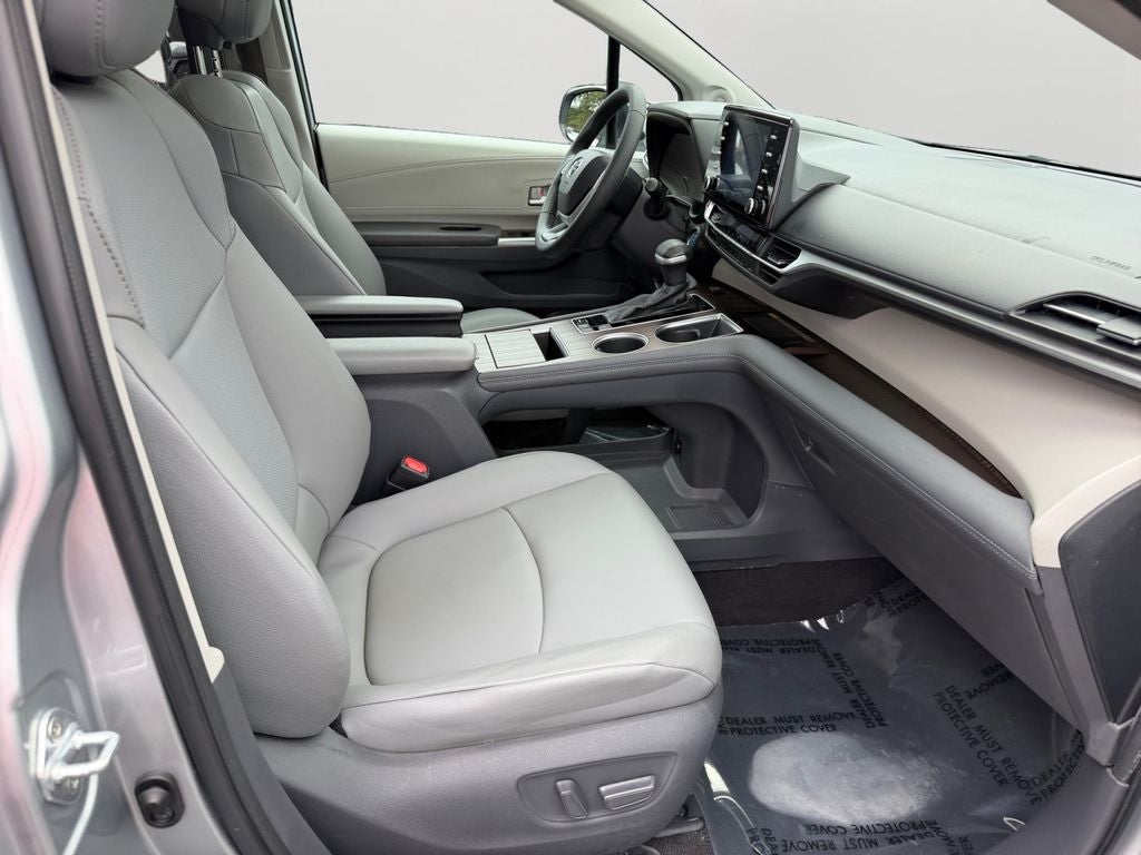 2021 Toyota Sienna XLE 7 Passenger