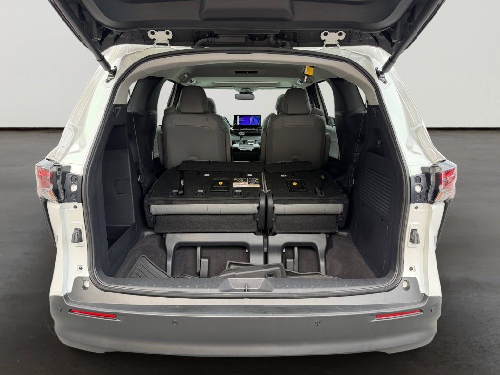 2025 Toyota Sienna XLE 7 Passenger
