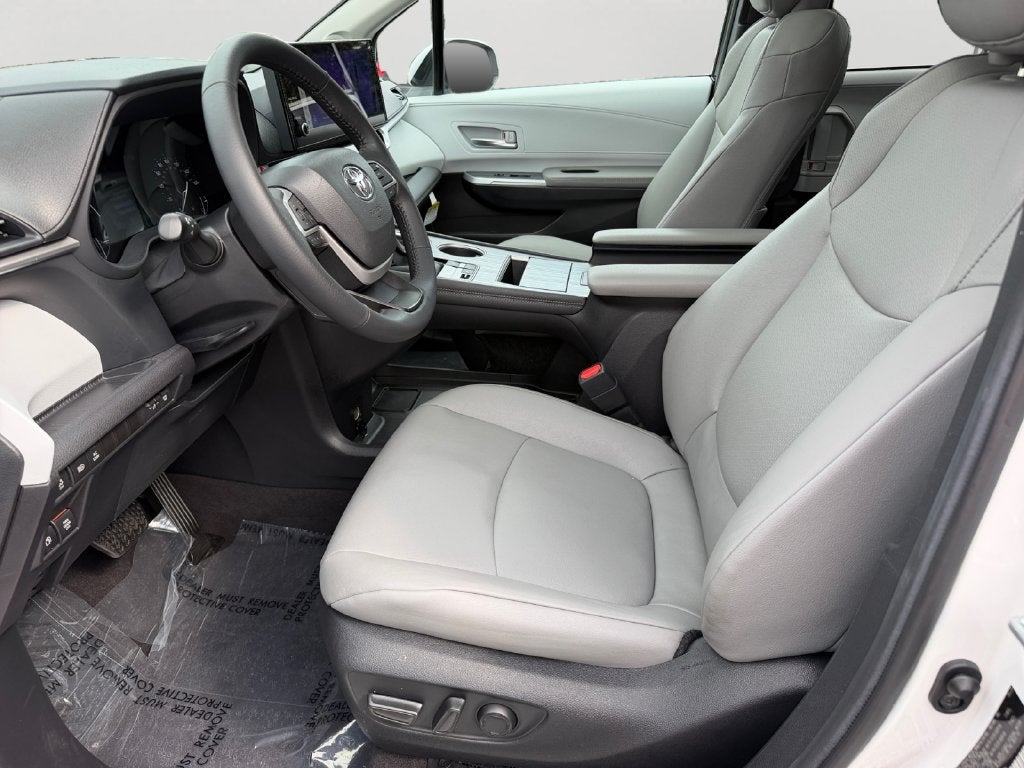 2025 Toyota Sienna XLE 7 Passenger