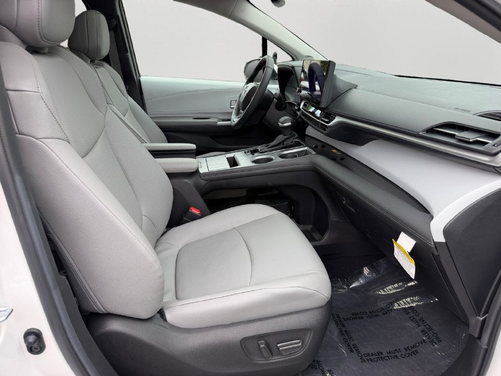 2025 Toyota Sienna XLE 7 Passenger